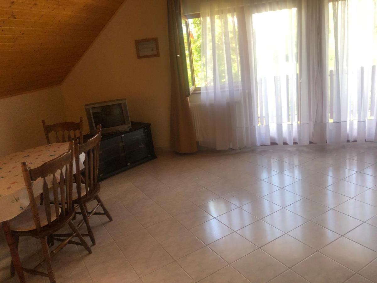 Zalakarosi Egerfa Nyaralohaz Foeldszinti Es Emeleti Apartman Εξωτερικό φωτογραφία