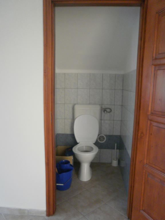 Zalakarosi Egerfa Nyaralohaz Foeldszinti Es Emeleti Apartman Δωμάτιο φωτογραφία